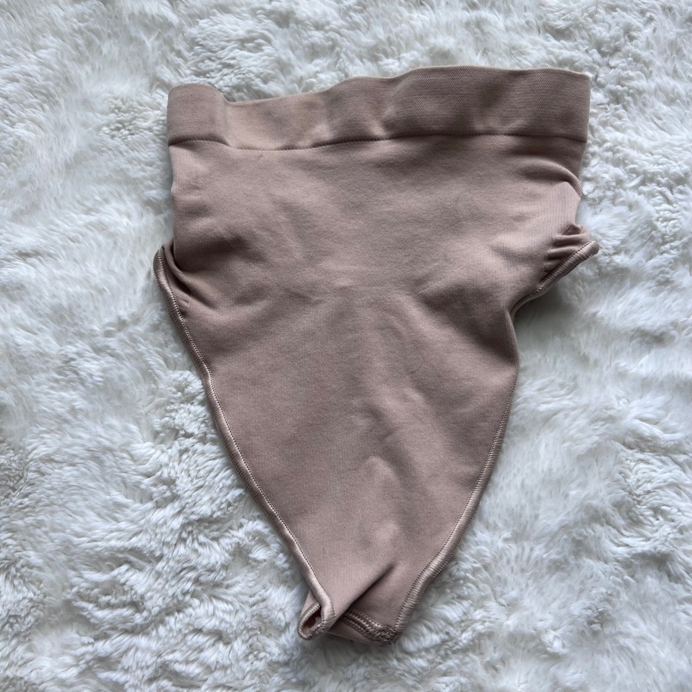 SKIMS Sculpting Thong Mid Waist Tan Nude Shapewear Sizeβ XS Clay Sand Seamless